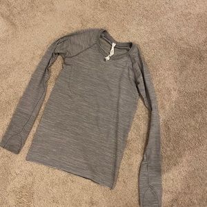 Lululemon long sleeve size 6